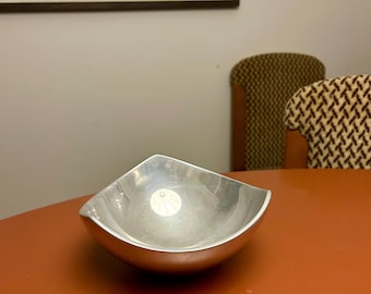 Nambe Ciotola Curva Nara Chip & Dip 33x8,9 Cm, In Lega Nambe E Legno Di Acacia, Progettata Da Sean O'Hara, Ideale Per Intingoli E Patatine, Design Premiato - 3