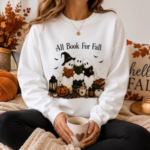 Höstspöketröja med alla böcker, söt lässpöketröja, bokmal Halloween-tröja, läskig bokklubbspresent, höstbibliotekarie-tröja