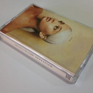 Ariana grande signed - Etsy 日本
