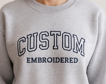 Felpa girocollo Varsity personalizzata con ricamo, regalo personalizzato
