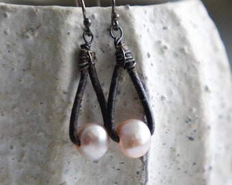 Pearl earrings, leather earrings, pink pearls, pearl and leather earrings, pearl jewelry, leather jewelry, F1192-by French Feather Designs.