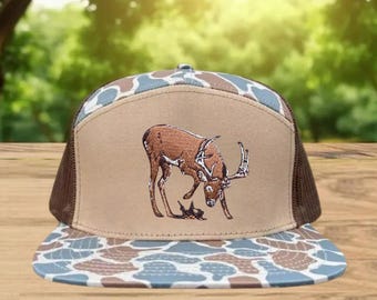 Buck Scrape Old School Bottomland Camo/Black/White/Brown 7 Panel Trucker Hat - Unisex Fitted Baseball Cap