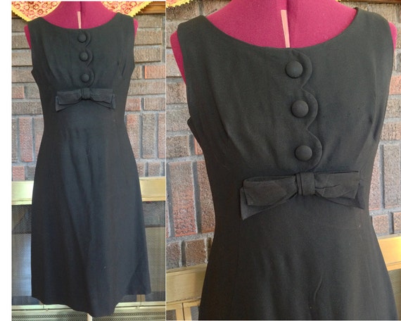 1940s Little Black Dress / 1940s Dress / Buttons