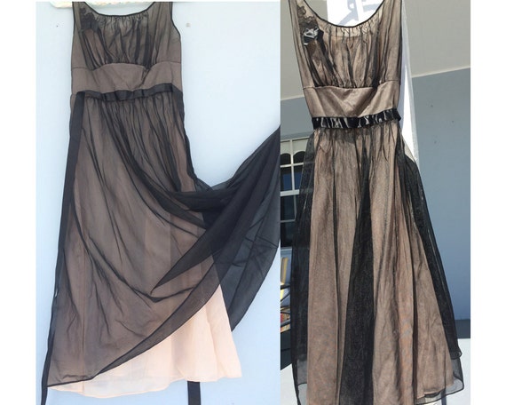 1950s Nightgown Flowers & Ribbon / Sleeveless Vint