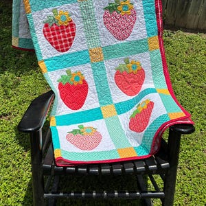 Lori Holt Strawberry Farmhouse Quilt – 53.5" x 66.5" – Luxury Heirloom Quilt – One of a Kind image 14