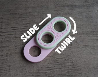 Customizable Fidget Toy: Snap, Slide and Twirl