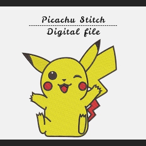 Może przedstawiać: Żółty wzór haftu Pikachu z czarnymi konturami, czerwonymi policzkami i mrugającą miną. Tekst "Pikachu Stitch Digital file" znajduje się nad obrazem. Ten plik cyfrowy jest idealny do projektów haftu.