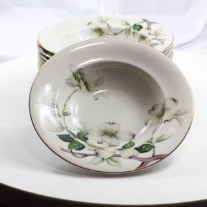 Porcelaine Meito Norleans Livonia cornouiller. Vendu à l'unité. Bols de rechange