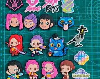 Pingentes de PVC estilo K-Pop, acessórios para tênis com desenhos animados, decoração de mochilas, materiais para artesanato DIY