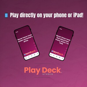 以下が含まれることがあります： ピンクと紫のグラデーションの背景に、2つのスマートフォンが配置され、「Play Deck」のロゴと「Never have I ever」のゲームテキストが表示されています。「Play directly on your phone or iPad!」のテキストが含まれています。