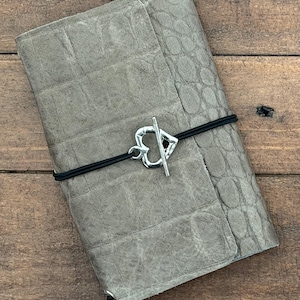 Leather Traveler’s Notebook Gift for Her | Refillable Handmade Journal Set | Gray Croc Embossed Leather with Silver Heart Toggle
