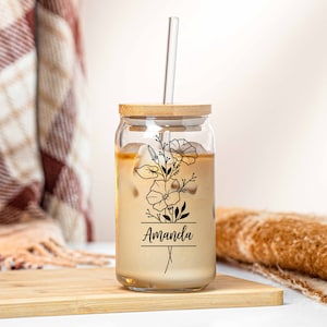 Personalisierter Glasbecher mit Namen Geschenk für Mama Kundenspezifische Kaffeetasse mit Blumenmuster Geburtsblumen-Glasbecher für Brautjungfer Geschenk