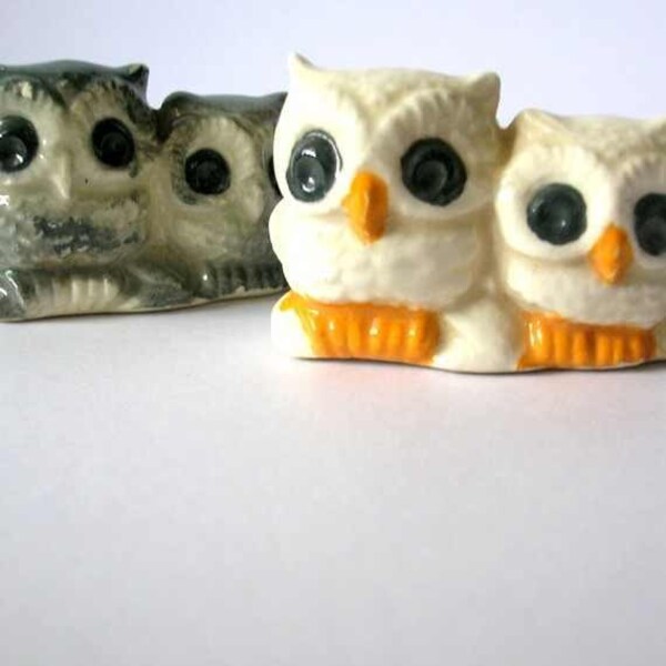 SALE - 99 CENTS - Pair of Vintage Owl Statues