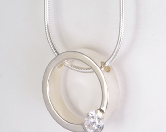 Colgante circular con piedra - Colgante Simplicity