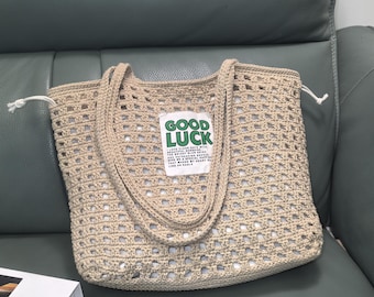Handgemaakte gehaakte draagtas, boho schoudertas, gelukslabel strandtas, geweven zomerboodschappentas, cadeau voor haar