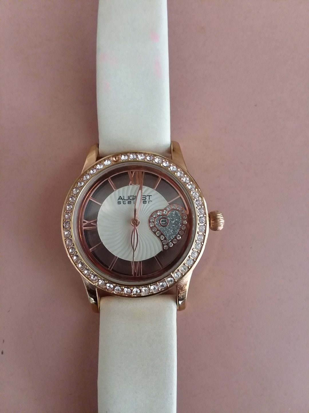 AUGUST STEINER Women's Gold Tone Wristwatch Bezel Crystal Heart