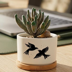 Vintage schwarzer Vogel Keramik Blumentopf mit Bambustablett, minimalistischer kleiner Indoor Sukkulenten Pflanzer, dekorativer Vogel Muster Blumentopf