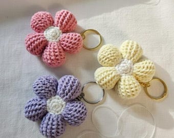 Crochet Flower Pattern and Video Guide | 3D Layered Keychain Tutorial | Beginner Crochet Flower Pattern PDF | Floral Bag Charm Gift idea