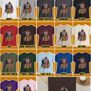Puede incluir: Una cuadr&iacute;cula de camisetas de manga corta en varios colores, cada una con una ilustraci&oacute;n gr&aacute;fica de una pareja abraz&aacute;ndose con el texto Under the Oak Tree. Los colores incluyen blanco, gris, negro, rojo, marr&oacute;n, granate, arena, natural, verde, azul, marino, morado y rosa.
