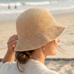 Patrón de gorro de cubo de ganchillo "Brisa Costera", para principiantes, de rafia, ideal para la playa (patrón en PDF).