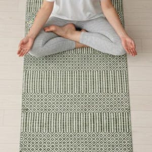 Esterilla de yoga de algodón tejida a mano, ecológica, antideslizante, con bolsa de transporte y correa. imagen 1