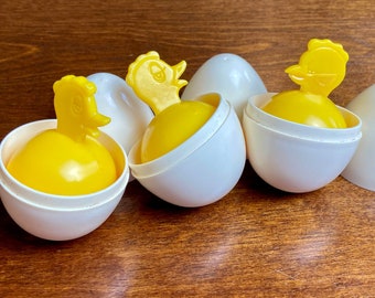 vintage chicks in eggs toy, plastic eggs with chicks inside, set of 3, pretend play, preschool toy