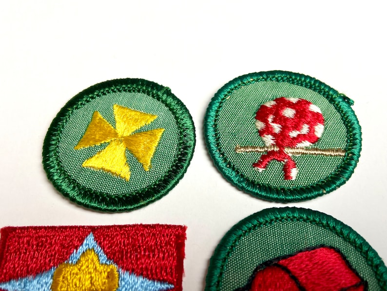 vintage 1960s 1970s Junior Girl Scout badges, set of 6, NOS unused, Girl Scout patches image 4