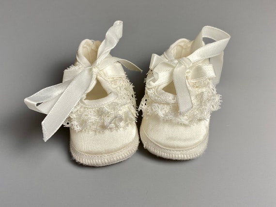 vintage baby shoes, Baby Deer, size 0, birth to 6 weeks, newborn, crib shoes
