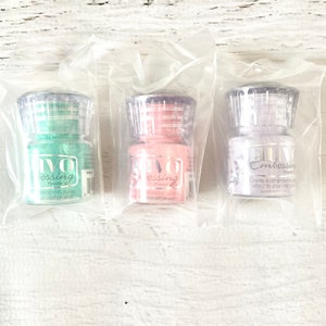 Nuvo-embossingpoeder, van Tonic Studios, fles van 22 ml/0,7 oz, in Turquoise Lagoon, Pink Popsicle of Soft Lila, glans toevoegen, knutselen met papier