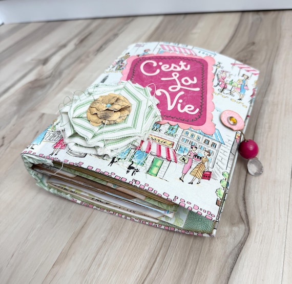 Junk Journal C'est La Vie, 8.75x7.5x2.5", Hard cover, 43 pages (front & back), String and Button closure, Sewn Binding