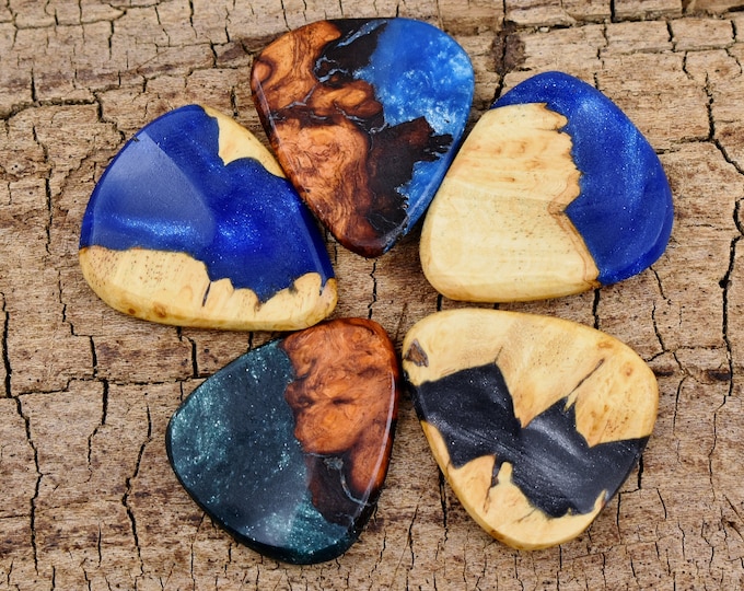Afzelia Burl Resin Guitar Pick - Handmade Wood Pick