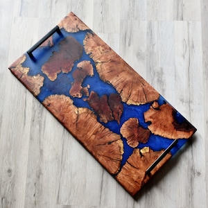 Charcuterie Board Deep Blue Sea Resin und Manzanita Maser - Schneidebrett - Live Edge Board - Servierbrett - Resin Charcuterie Board - 12x24