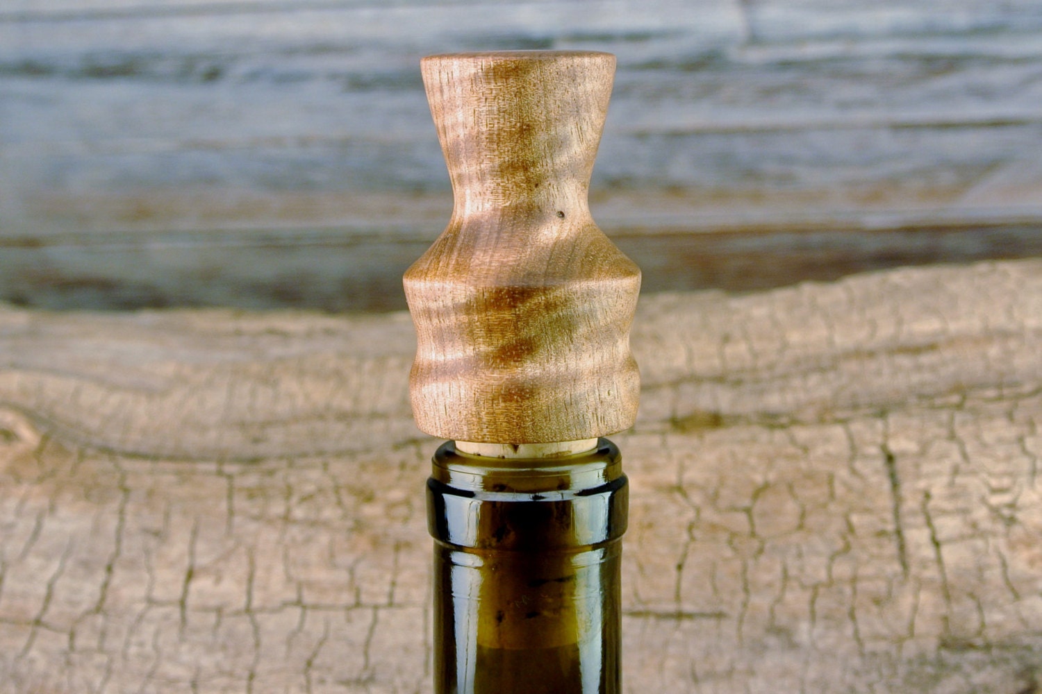 Wooden Wine Bottle Stopper Curly Satinwood Wood Carving Cork Bottle Stopper Hand Carved