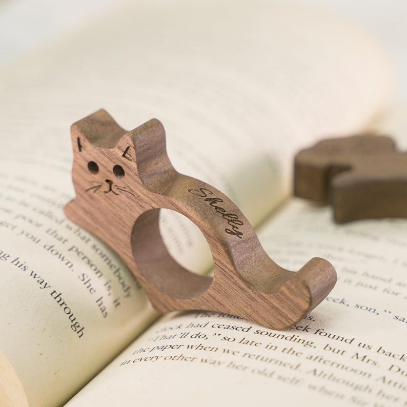 Personalized Wooden Thumb Book Page Holder, Custom Name Bookmark ...