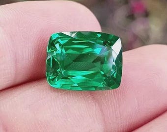 Vlekkeloze natuurlijke smaragdgroene smaragd van 10 kt+ gecertificeerd voor losse edelstenen