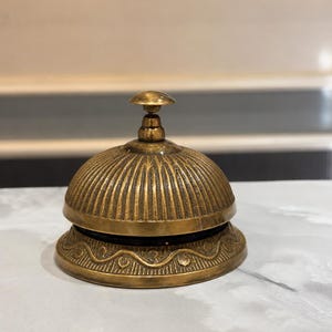 Cloche de bureau en laiton vintage gravée cloche de service d'hôtel décor de comptoir de réception fait main image 16