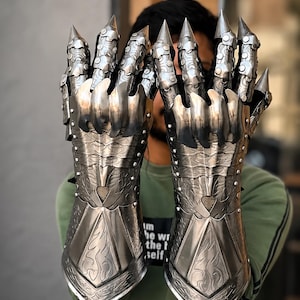 Handmade Etched Fantasy Gauntlets, Medieval Gothic Steel Armor Gloves, LARP Cosplay Pair