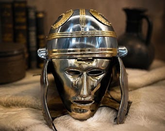 Römischer gallischer Centurio Helm - Handgefertigte LARP Cosplay Rüstung aus Stahl mit Gesichtsmotiven