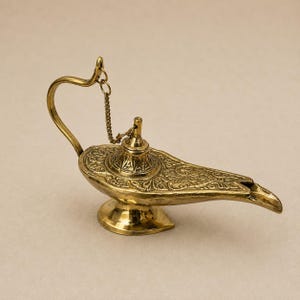 Brass Aladdin Genie Lamp Arabian Magic Oil Lamp Handmade Decorative Decor