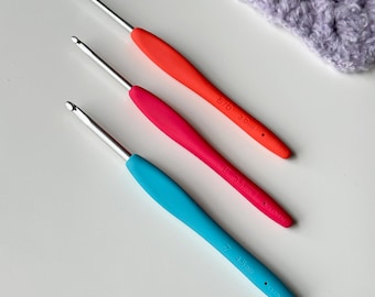 Ergonomic Crochet Hook | Clover Amour Soft Grip | Beginner Friendly | Aluminium Hook | UK Seller