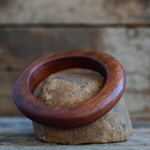 Medium sized wooden eucalyptus bangle sculptural western australia red tingle image 7