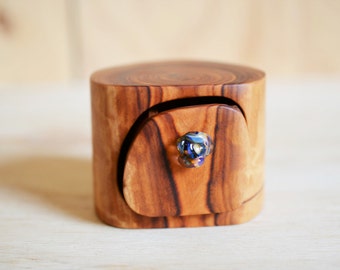 Snappy Gum wooden box. wood box. log box. tree ring box. glass drawer knob. little wooden box. Western Australia. desert timber. Snappy Gum