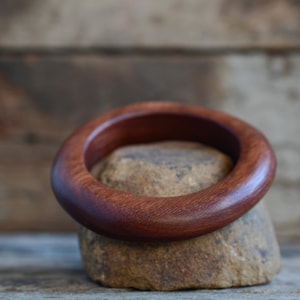 Medium sized wooden eucalyptus bangle sculptural western australia red tingle image 3