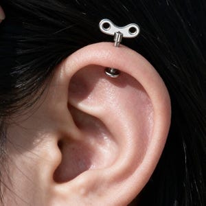 Silver Wind Up Key Cartilage Stud,Mechanical Helix Earring,Punk Ear Piercing Jewelry,Cute Ear Bone Stud, Unique Gift for Her