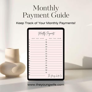 Puede incluir: Una tableta digital que muestra una "Guía de pagos mensuales" con un fondo rosa y una lista para rastrear los pagos. El texto dice "Keep Track of Your Monthly Payments!" y "Monthly Payments". Un jarrón beige está a la izquierda.