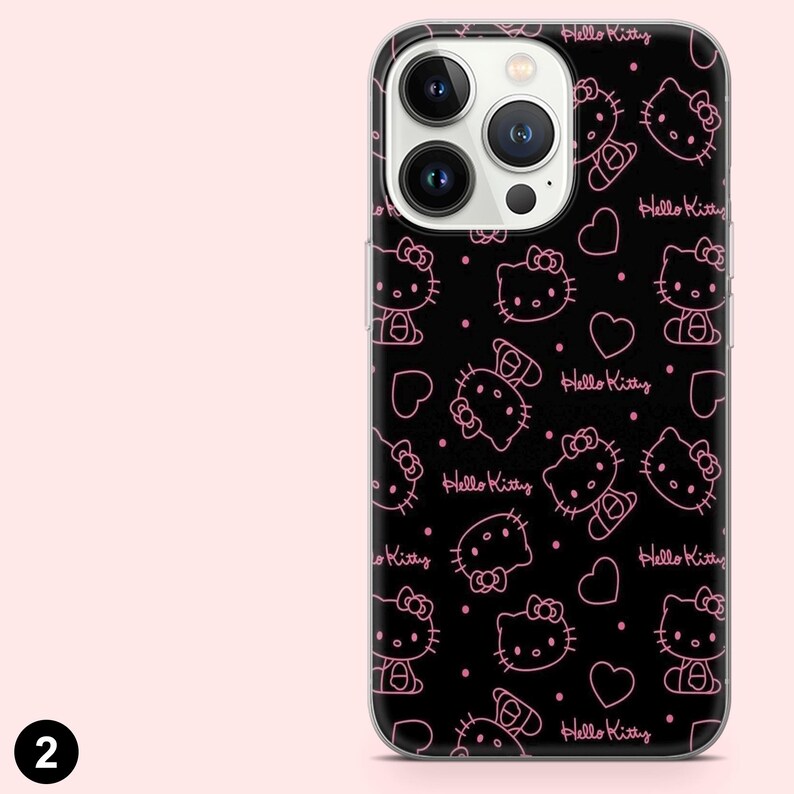 Puede incluir: Funda de tel&eacute;fono negra con un patr&oacute;n repetido de ilustraciones rosas de Hello Kitty, corazones y el texto "Hello Kitty". La funda tiene un borde transparente y est&aacute; dise&ntilde;ada para un tel&eacute;fono inteligente.