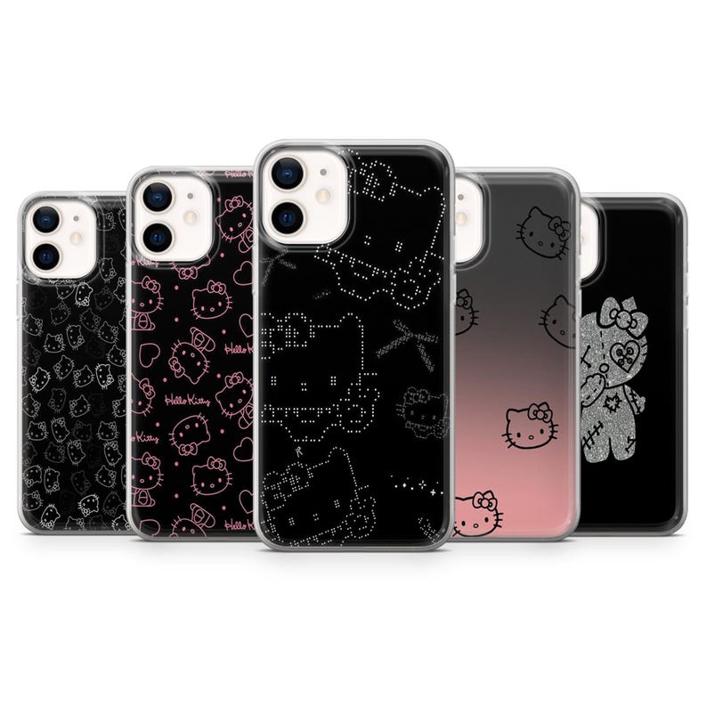 Puede incluir: Una colecci&oacute;n de cinco fundas para tel&eacute;fono con dise&ntilde;os de Hello Kitty. Las fundas muestran varios patrones, incluyendo im&aacute;genes repetidas, patrones de puntos y un dise&ntilde;o degradado. La paleta de colores incluye negro, rosa y plata.