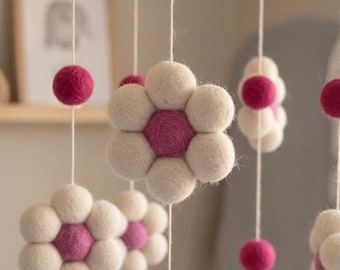 Regalo del Día de la Madre para la nueva mamá: móvil de fieltro de lana para cuna / decoración para baby shower / decoración de cuna con ganso, margarita, elefante y caballito de mar