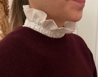 Women's white Victorian collar with removable ruffles – handmade from upcycled fabric – customizable size – vintage and romantic style