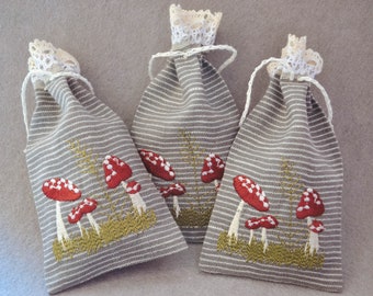 Linen lavender bag with mushroom embroidery, Gift bag, Pouch with laces, Home fragrance sachet